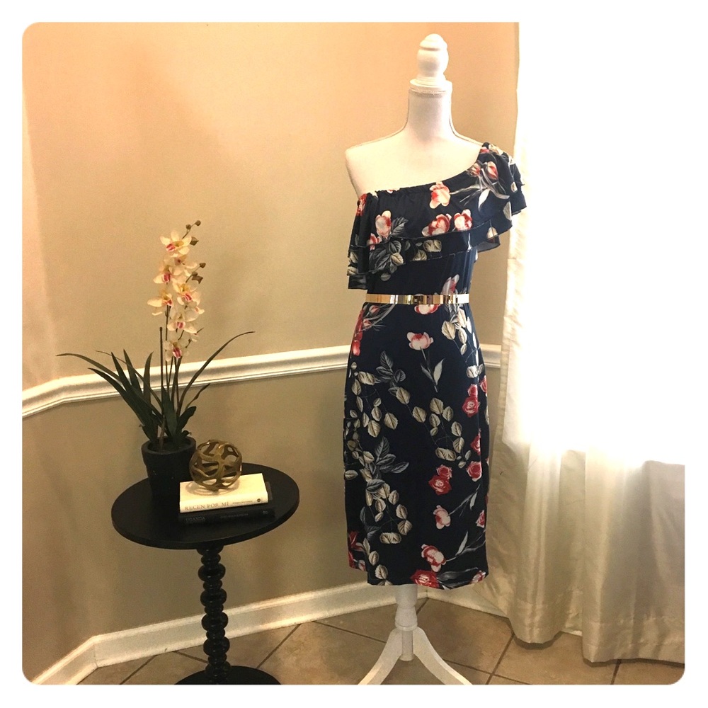One shoulder dress
